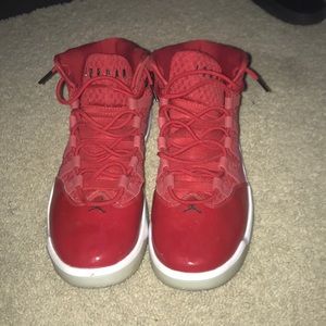 air jordan max aura gym red